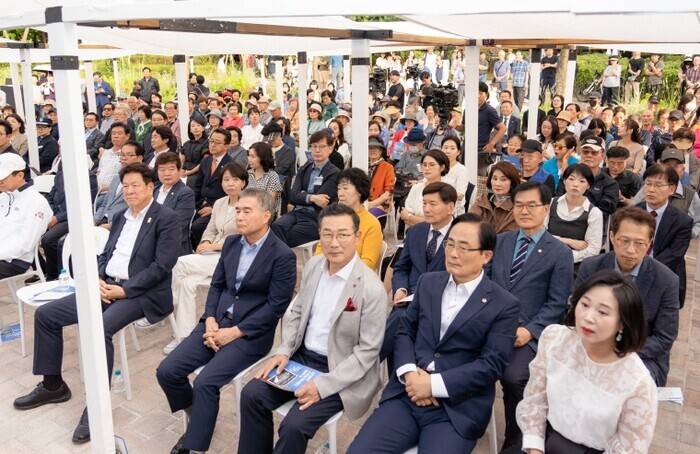 강남구의회, ‘양재천 수변문화쉼터 개...