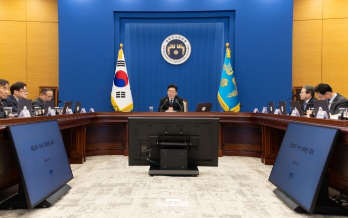 이재명 대통령, 제21차 수석보좌관 ...