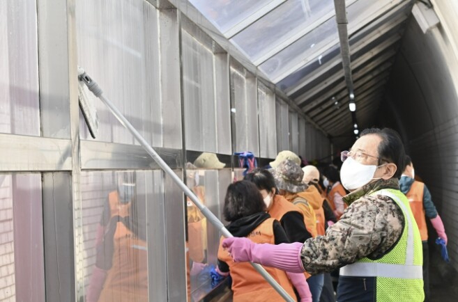 "묵은 때 안녕" 이현재 하남시장과 ...