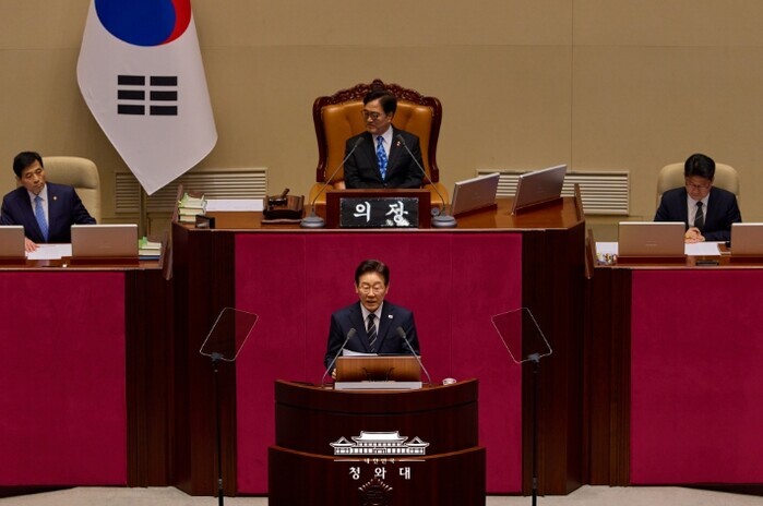 이재명 대통령 "이번 추경은 위기의 ...