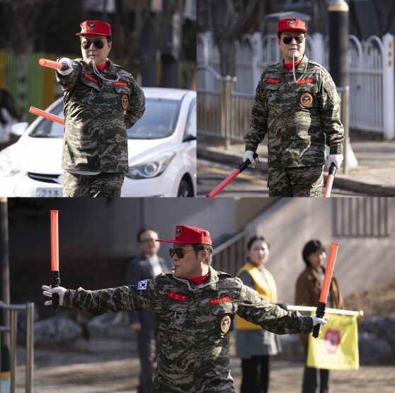 [SBS 김부장] 윤경호, “과거엔 전장의 신, 현재는 녹색 아버지의 신?!” 요란법석 X 기세 만점, 기상천외 교통 정리 현장!