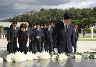 전남교육청 김대중 교육감 당선인, 첫 일정으로 5·18민주묘지 참배