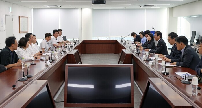 문화체육관광부 장관, 핸드볼경기장 입주 종목단체와 대책 논의