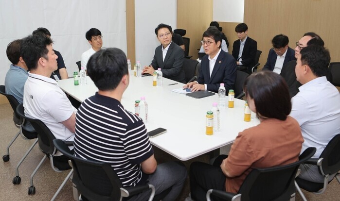 문체부 장관, 핸드볼경기장 입주 종목단체와 추가 대책 논의