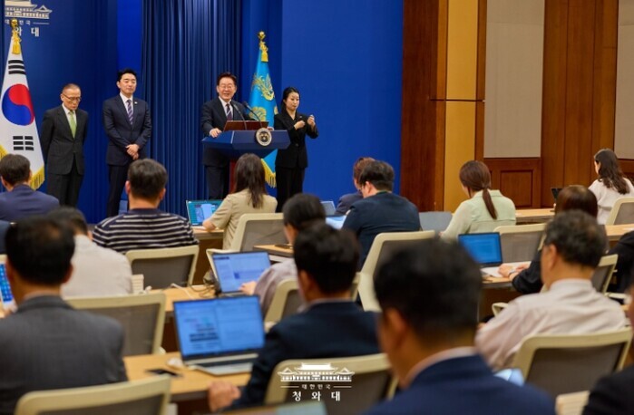 이재명 대통령 "교황에게 DMZ 및...