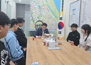 하남 신장고, 역사동아리 ‘사유’, 광복의 의미를 현장에서 배우다… JTBC 방청 및 김구 증손자 김용만 의원과의 만남